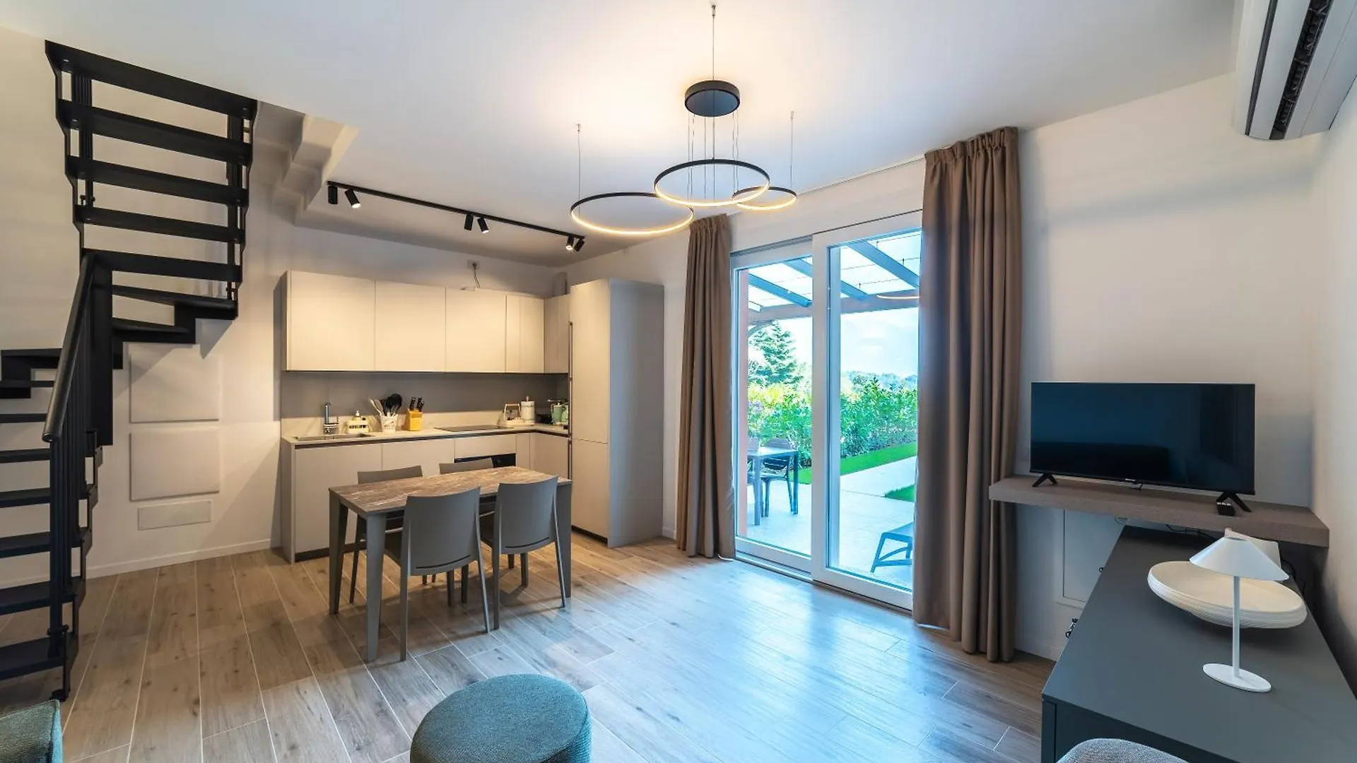 Apartment Alex'S Luxury Lake View Apt Pool And Tennis Como